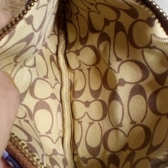 WRISTLET! HAS NO BRAND BUT ITS NEW!! - Picture 3 of 6